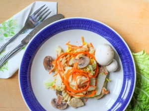 Nem mad med kinakål - Wok med kinakål, kylling og grøn karrypasta